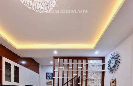 Bán Nhà Đại Mỗ Nam Từ Liêm 40m2x5T 20m ô Tô Chánh Vỉa hè 12m Khinh doanh hơn  4 tỷ. Lh: 0985175665